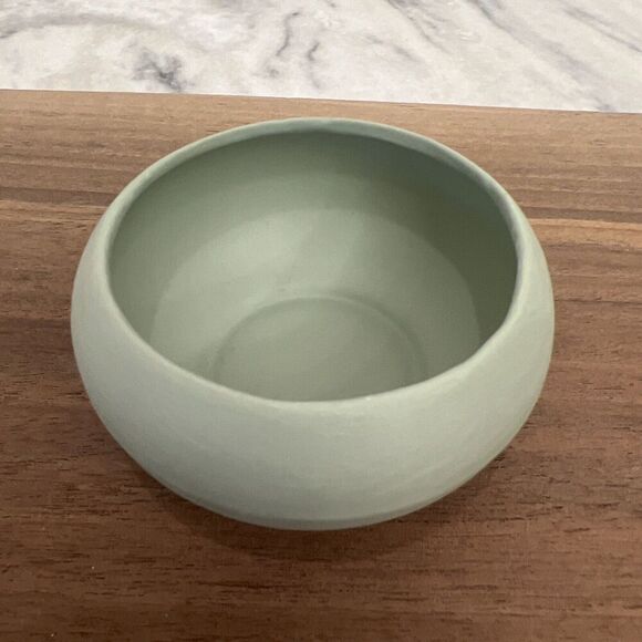 Green‎ Trinket Jewelry box with rose on top. - Picture 7 of 9